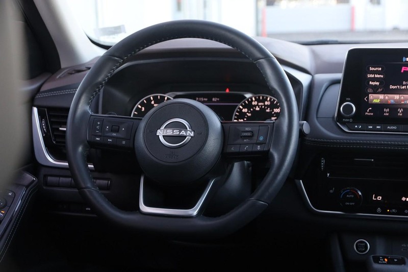 Nissan Rogue Vehicle Image 23