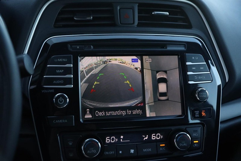 Nissan Maxima Vehicle Image 17