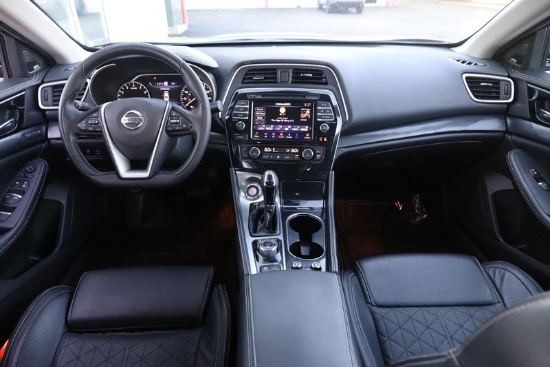 Nissan Maxima Vehicle Image 21
