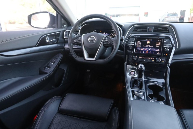 Nissan Maxima Vehicle Image 22