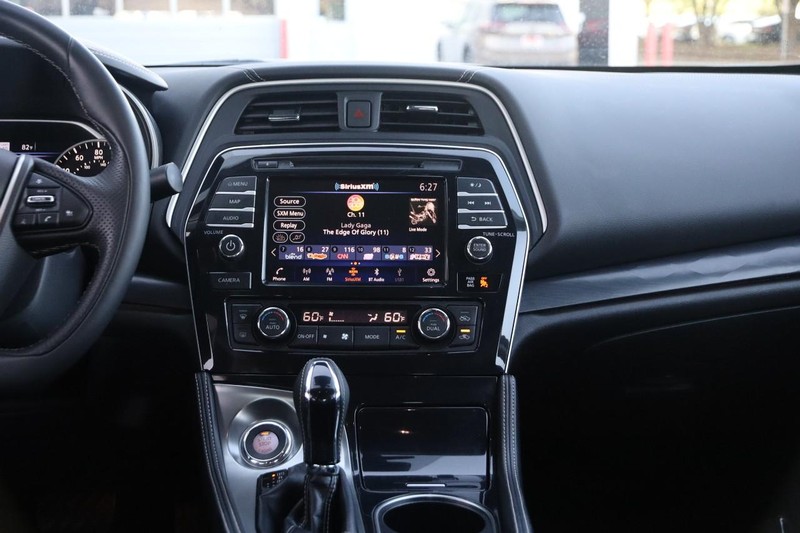 Nissan Maxima Vehicle Image 24