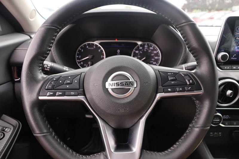 Nissan Sentra Vehicle Image 10