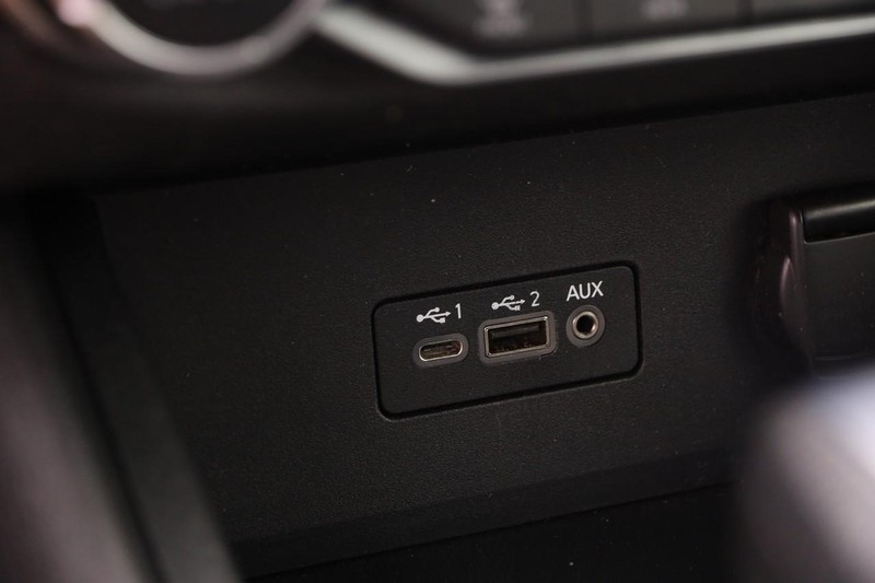 Nissan Sentra Vehicle Image 18