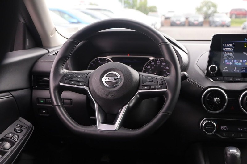 Nissan Sentra Vehicle Image 22