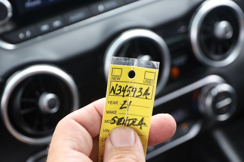 Nissan Sentra Vehicle Image 27