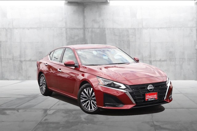 Used 2024 Nissan Altima SV with VIN 1N4BL4DV0RN413684 for sale in Hazelwood, MO