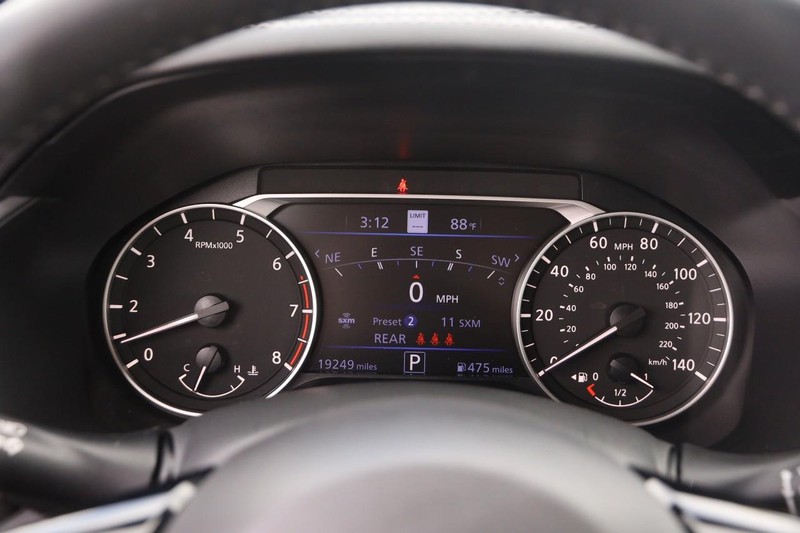 Nissan Altima Vehicle Image 14