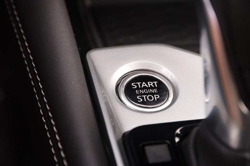 Nissan Altima Vehicle Image 15
