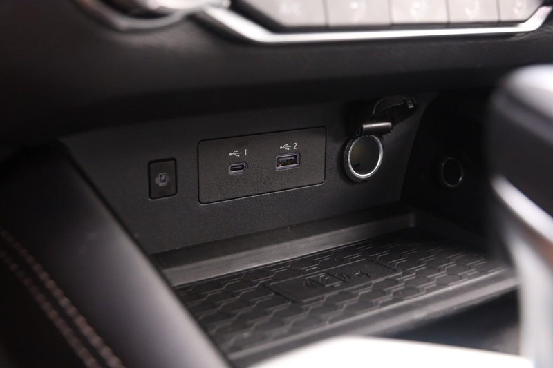 Nissan Altima Vehicle Image 19