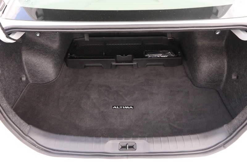 Nissan Altima Vehicle Image 07