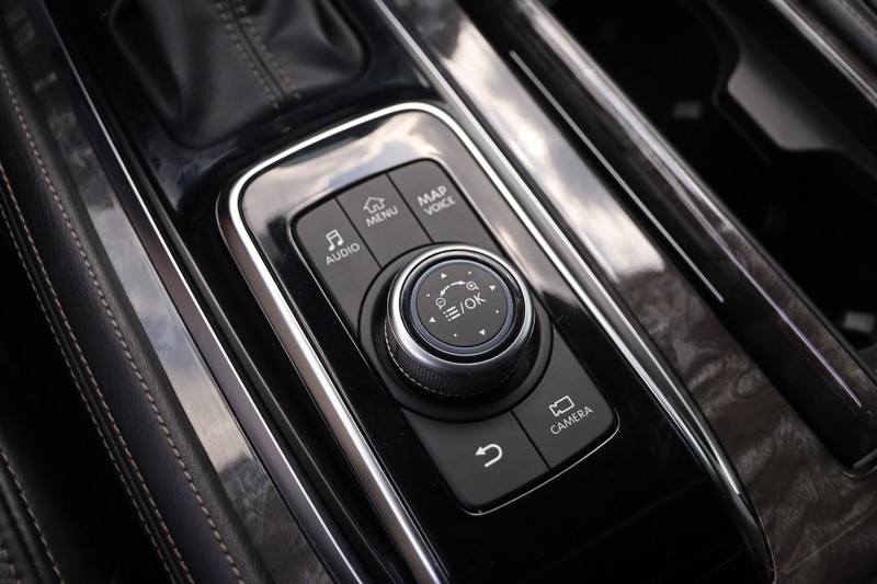 Nissan Armada Vehicle Image 21