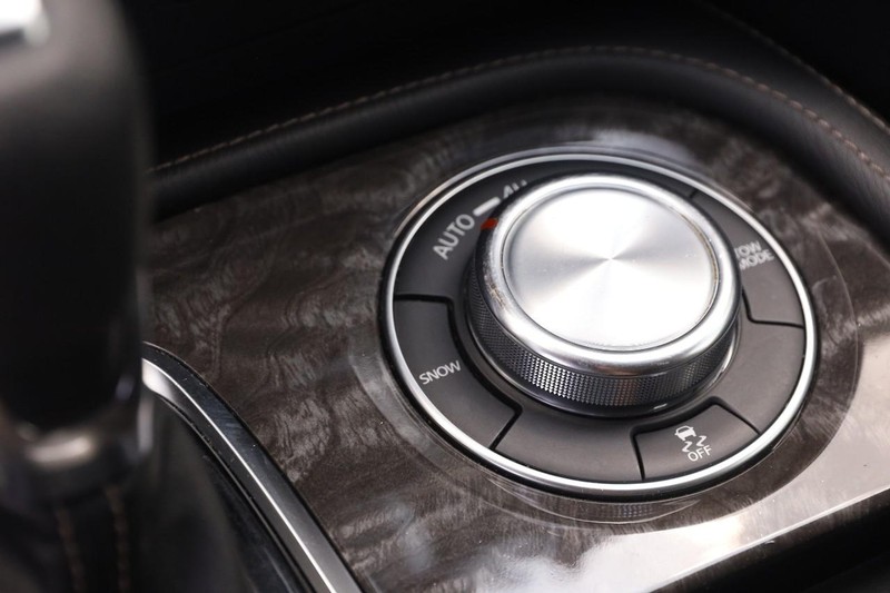 Nissan Armada Vehicle Image 22