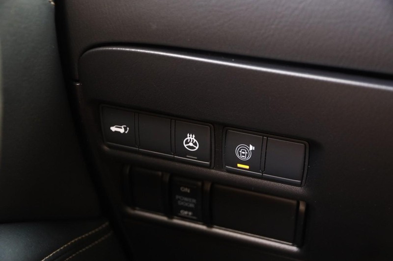 Nissan Armada Vehicle Image 23