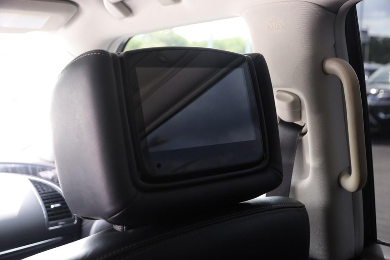 Nissan Armada Vehicle Image 29