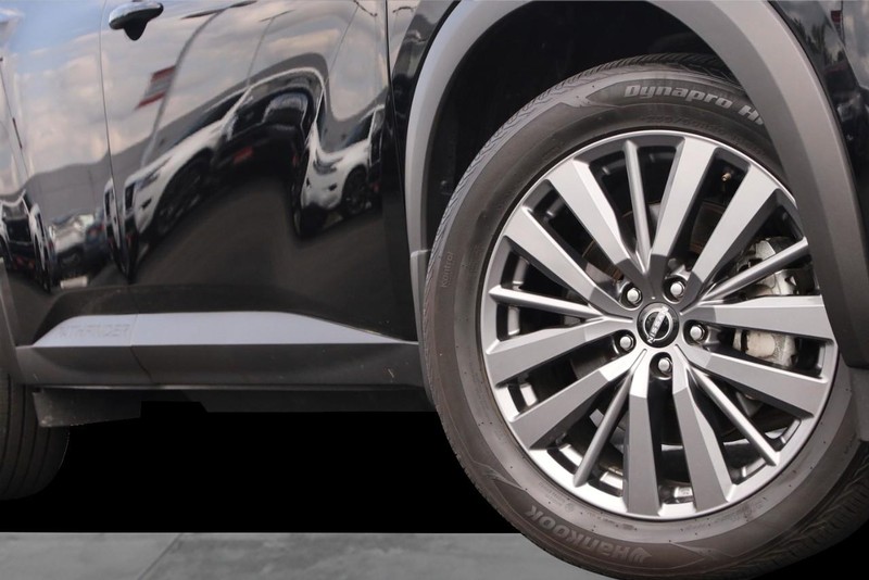 Nissan Pathfinder Vehicle Image 03