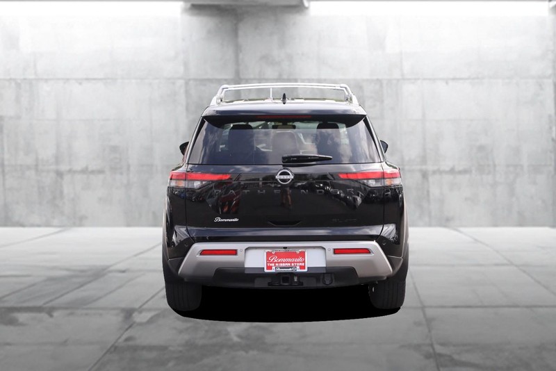 Nissan Pathfinder Vehicle Image 05