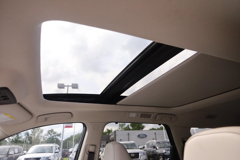Nissan Pathfinder Vehicle Image 08
