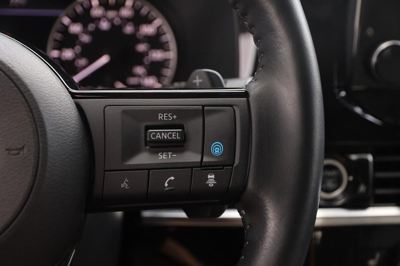 Nissan Pathfinder Vehicle Image 14
