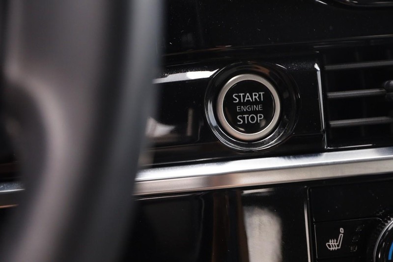 Nissan Pathfinder Vehicle Image 16