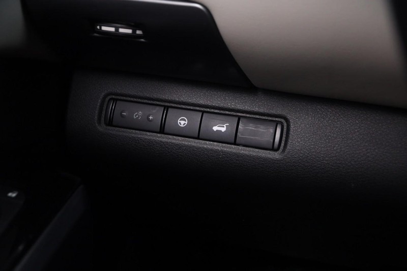 Nissan Pathfinder Vehicle Image 21