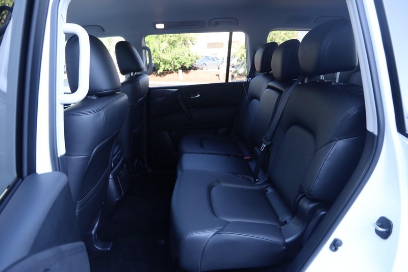 Nissan Armada Vehicle Image 09