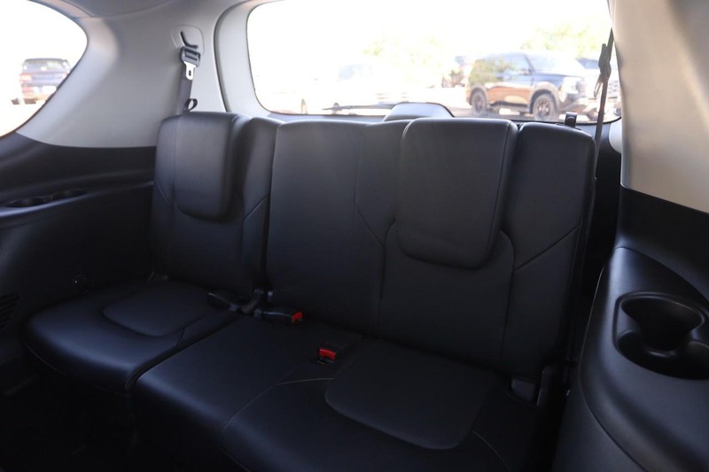 Nissan Armada Vehicle Image 10