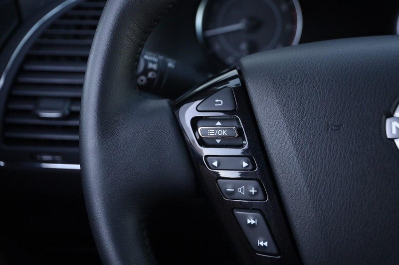Nissan Armada Vehicle Image 12