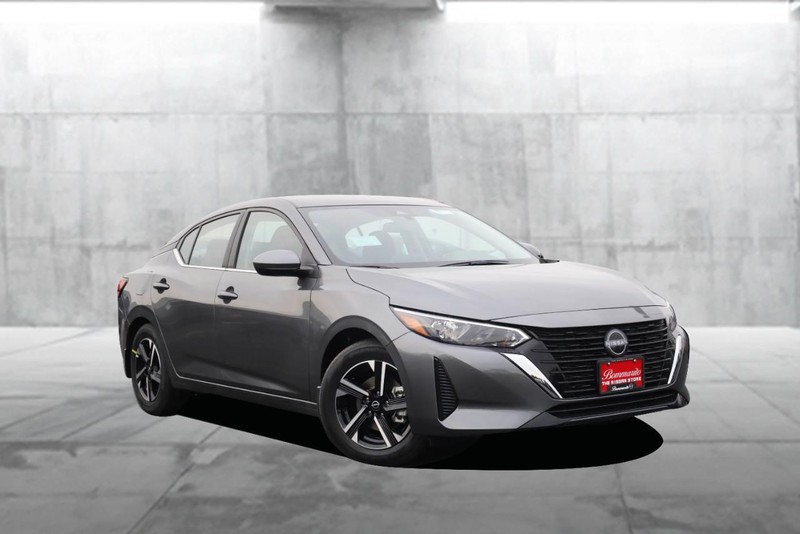 Nissan Sentra Vehicle Image 02