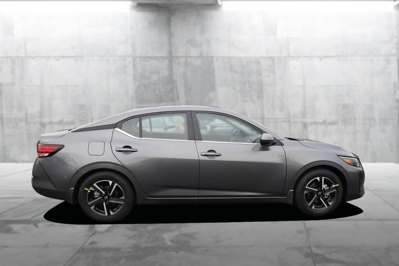 Nissan Sentra Vehicle Image 05