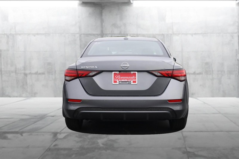 Nissan Sentra Vehicle Image 06