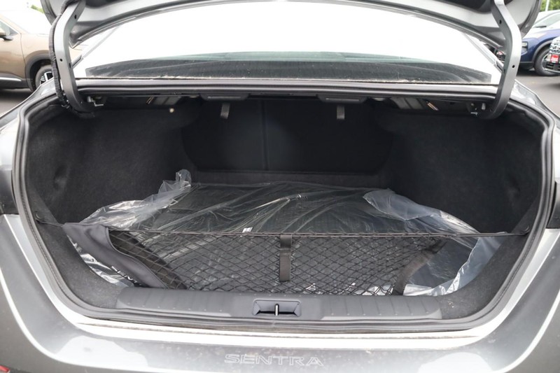Nissan Sentra Vehicle Image 07