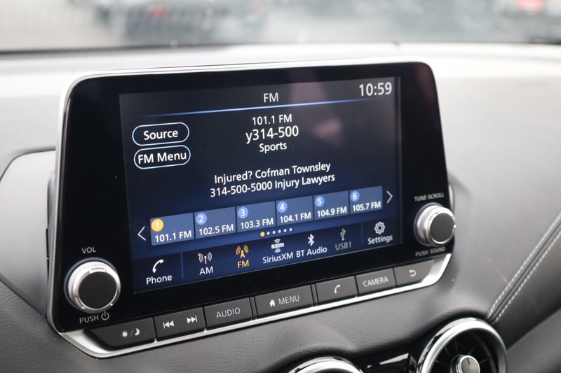 Nissan Sentra Vehicle Image 19