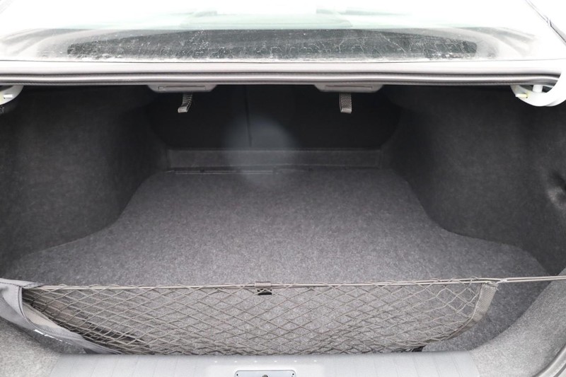 Nissan Sentra Vehicle Image 07