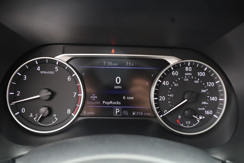 Nissan Sentra Vehicle Image 17