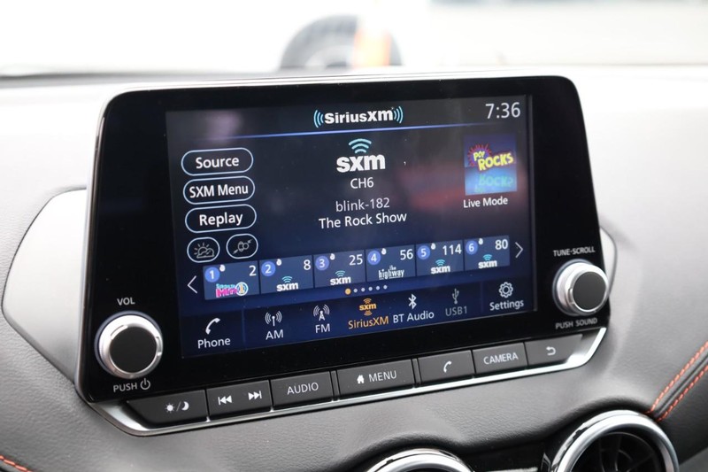 Nissan Sentra Vehicle Image 18