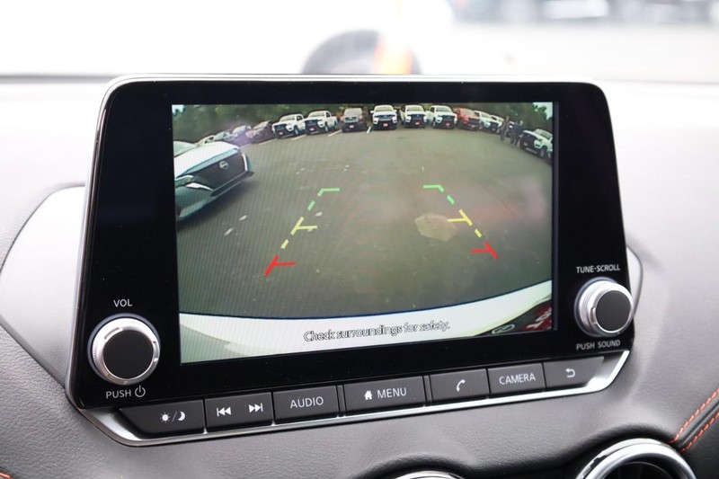 Nissan Sentra Vehicle Image 19