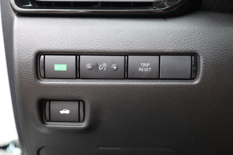 Nissan Sentra Vehicle Image 23
