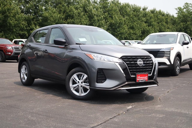 Nissan Kicks Play Vehicle Image 02
