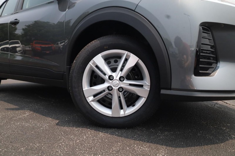Nissan Kicks Play Vehicle Image 03