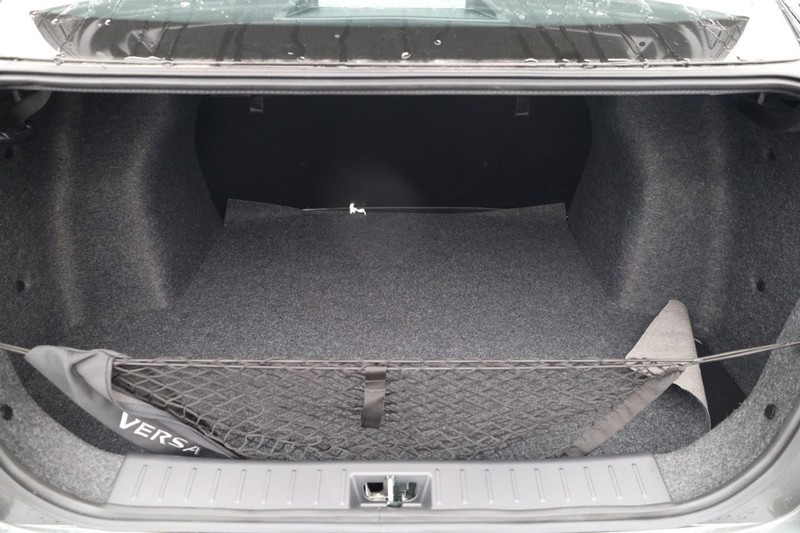 Nissan Versa Vehicle Image 07