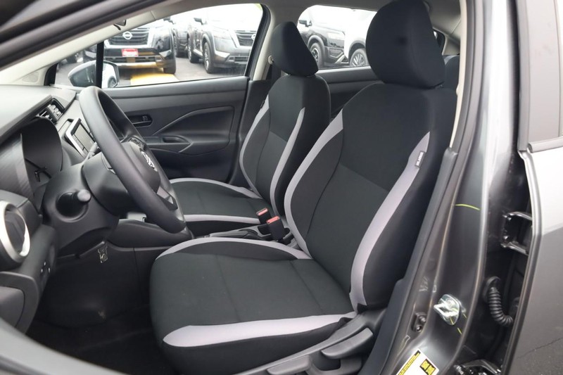 Nissan Versa Vehicle Image 08
