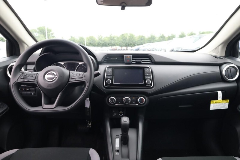 Nissan Versa Vehicle Image 15