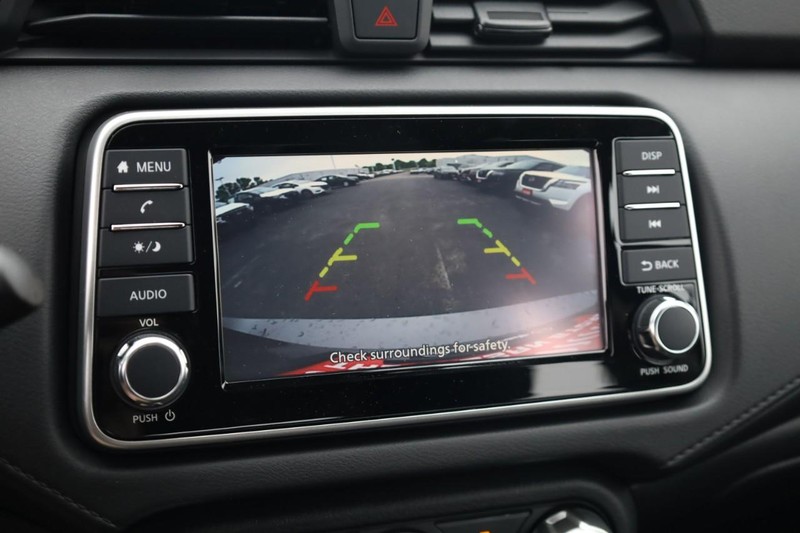 Nissan Versa Vehicle Image 19