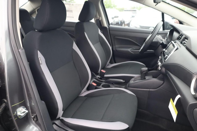 Nissan Versa Vehicle Image 23