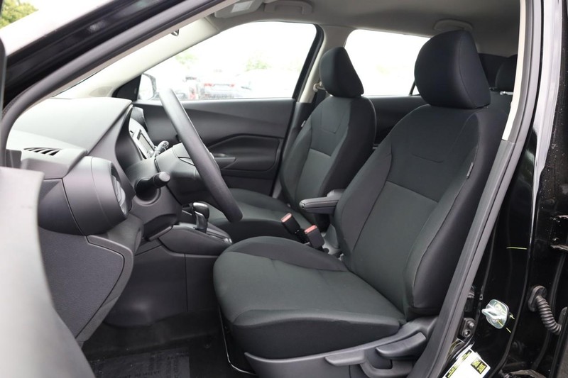 Nissan Kicks Play Vehicle Image 07