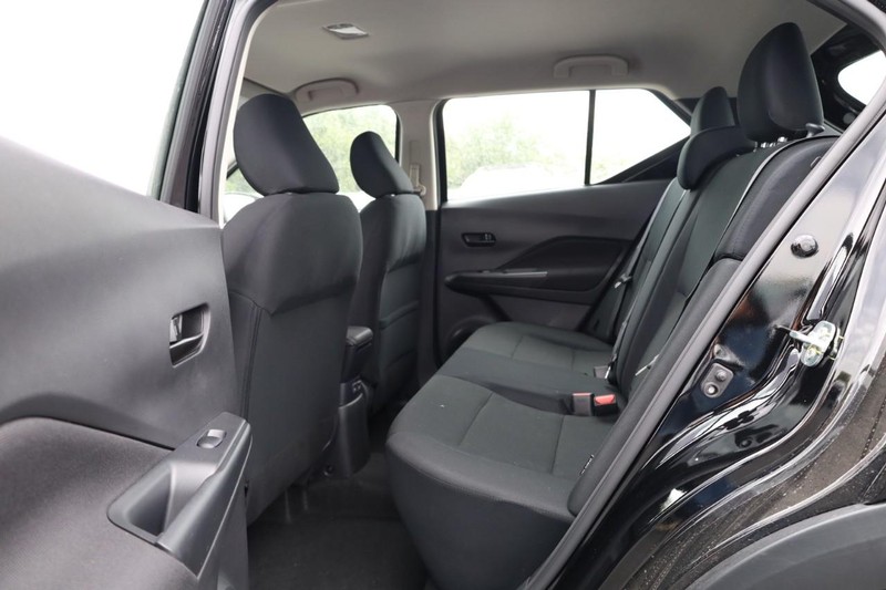 Nissan Kicks Play Vehicle Image 08