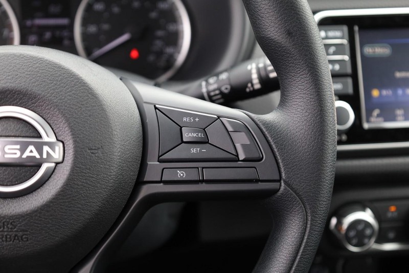 Nissan Kicks Play Vehicle Image 10