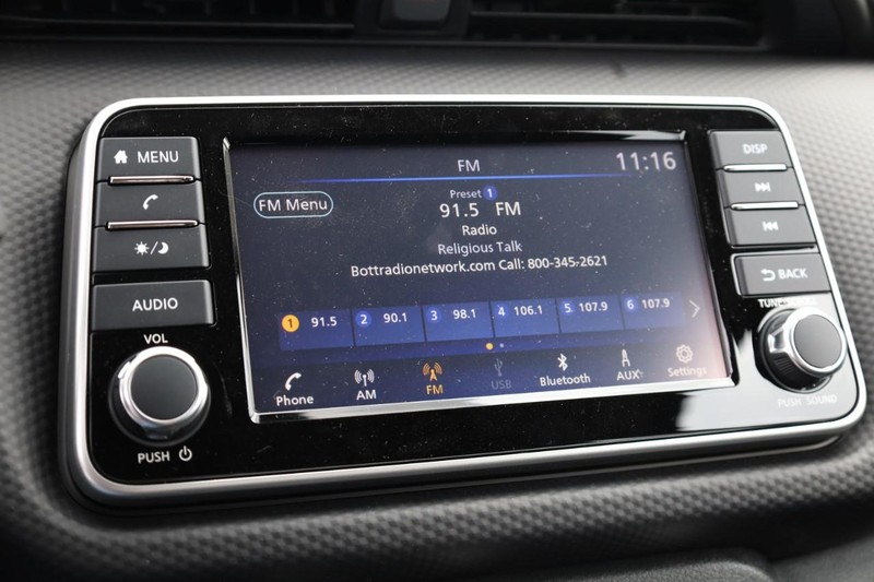 Nissan Kicks Play Vehicle Image 13