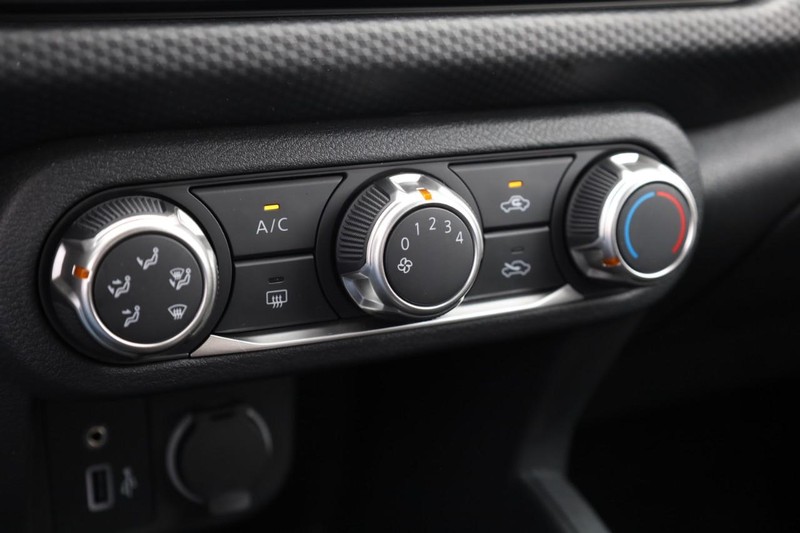 Nissan Kicks Play Vehicle Image 15