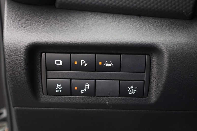 Nissan Kicks Play Vehicle Image 18